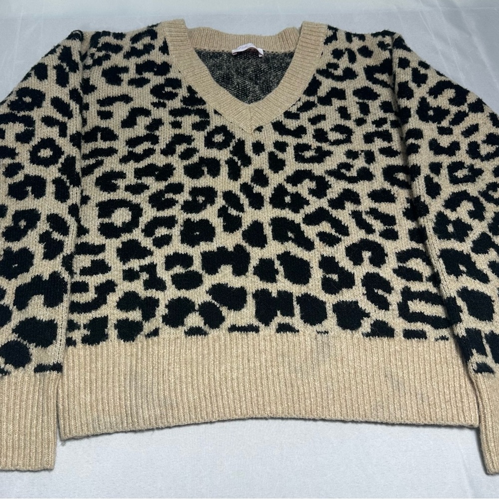 Pink Lily Black and Tan Leopard V-Neck Sweater